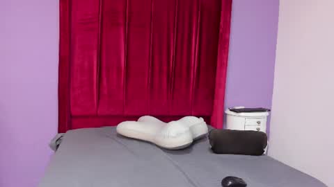 sienna_glow online show from 07/15/26, 12:49