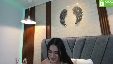 Snapshot of sienna_lu chatting on 06/14/26, 02:24 Sienna online show from 06/14/26, 02:24