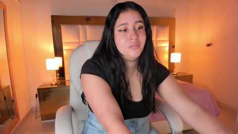 Sienna  online show from 11/08/25, 11:43