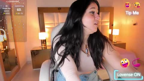 Sienna  online show from 11/11/25, 11:32