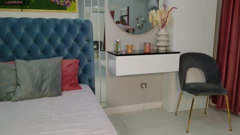 Sienna online show from 02/15/26, 05:15