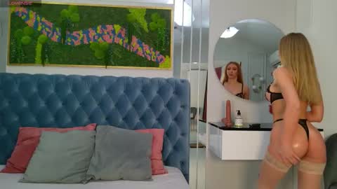 Sienna online show from 03/10/26, 05:23