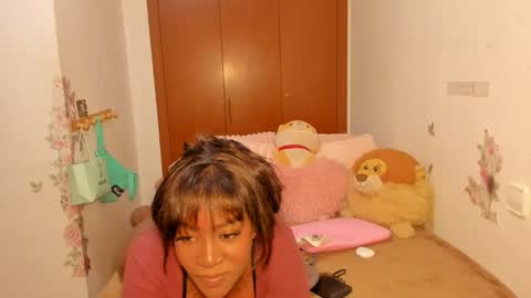 Snapshot of sierra_violet chatting on 05/08/26, 08:25 sierra_violet online show from 05/08/26, 08:25
