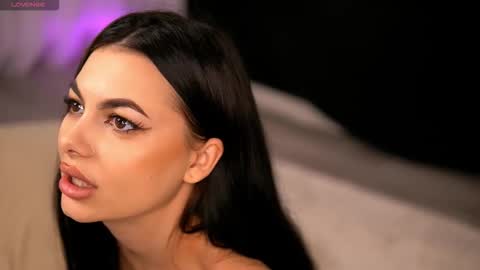 Snapshot of sierravyx chatting on 10/23/25, 11:20 Maria online show from 10/23/25, 11:20