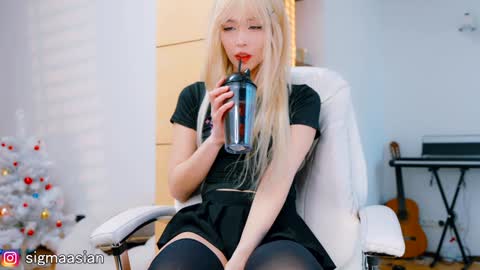 OF   instagram sigmaasian twitter sigmasian online show from 12/29/24, 05:31