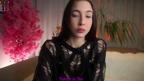 Eva  online show from 10/13/25, 11:43