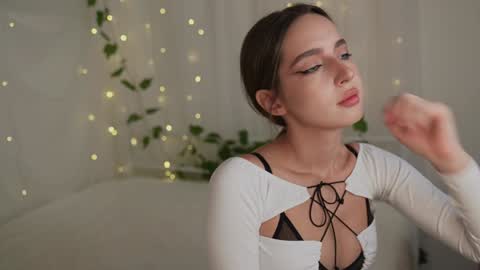 Snapshot of silent_chill chatting on 12/02/24, 09:35 Chilli online show from 12/02/24, 09:35