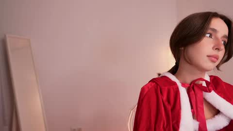 Snapshot of silent_chill chatting on 12/24/24, 09:39 Chilli online show from 12/24/24, 09:39