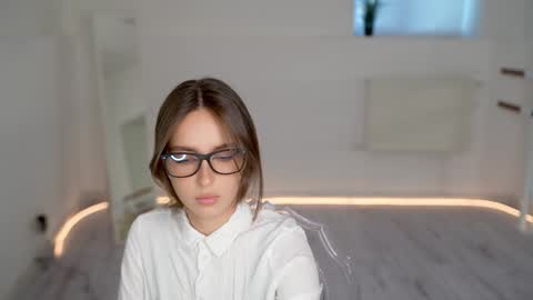 Snapshot of silent_chill chatting on 01/17/25, 10:22 Chilli online show from 01/17/25, 10:22