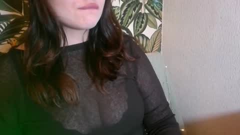 Snapshot of silentmuse_ chatting on 12/17/25, 12:49 muse online show from 12/17/25, 12:49