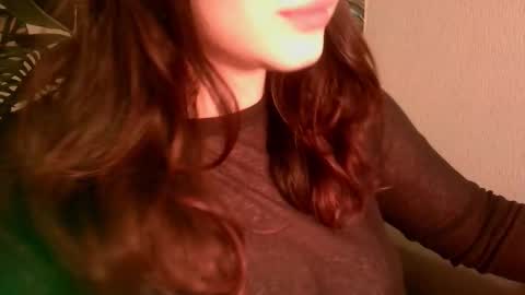 Snapshot of silentmuse_ chatting on 12/17/25, 09:32 muse online show from 12/17/25, 09:32