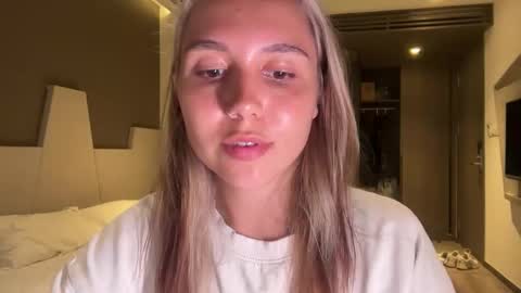 You fav Miss Si online show from 03/05/26, 04:03