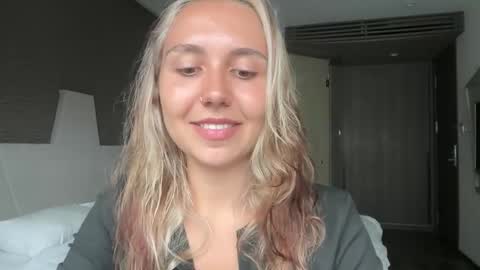 You fav Miss Si online show from 03/07/26, 07:16