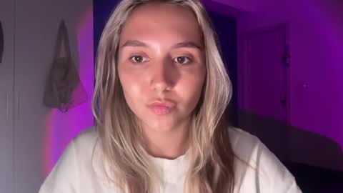 You fav Miss Si online show from 03/28/26, 11:54