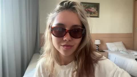 You fav Miss Si online show from 04/11/26, 07:45