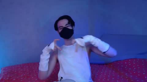 Silinti online show from 12/22/25, 12:13