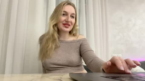 silkyvera online show from 04/11/26, 08:02