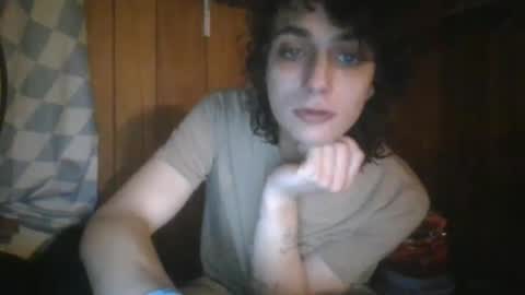 Snapshot of sillycutecow chatting on 02/19/25, 04:34 Hailey online show from 02/19/25, 04:34