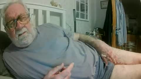 sillyoldman45221063 online show from 04/20/26, 12:02