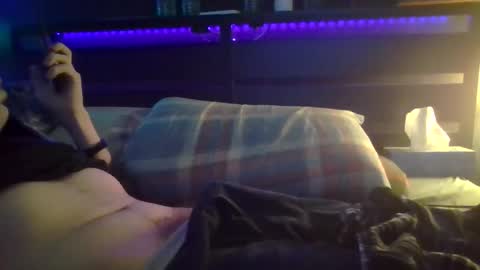 Snapshot of sillywabbit22 chatting on 12/16/25, 08:14 Sillywabbit online show from 12/16/25, 08:14