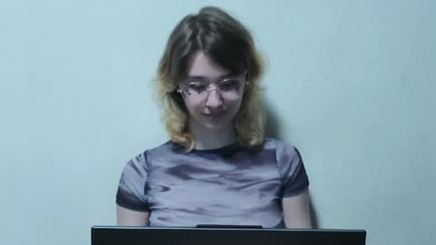 Snapshot of silvadevil chatting on 05/11/26, 04:59 Kate online show from 05/11/26, 04:59