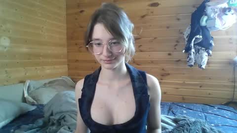 Snapshot of silvadevil chatting on 06/05/26, 02:01 Kate online show from 06/05/26, 02:01