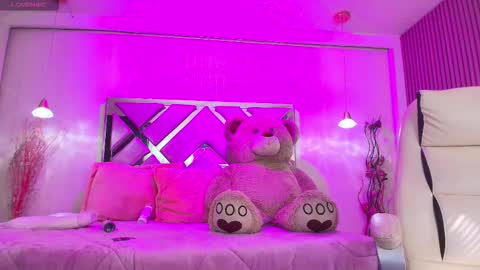 Snapshot of silvana_monroe chatting on 10/28/25, 01:25 SIlvana online show from 10/28/25, 01:25