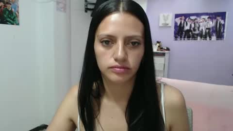 Snapshot of silvanaroberts_ chatting on 02/21/25, 06:59 Rouse online show from 02/21/25, 06:59