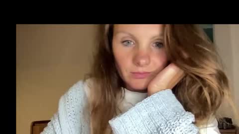 Snapshot of silver_miley chatting on 10/26/25, 10:47 silver_miley online show from 10/26/25, 10:47