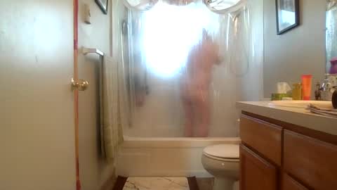 Snapshot of silverdragon70 chatting on 09/28/25, 08:25 silverdragon70 online show from 09/28/25, 08:25