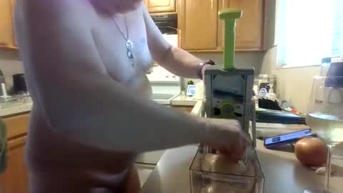 Snapshot of silverdragon70 chatting on 10/17/25, 12:14 silverdragon70 online show from 10/17/25, 12:14