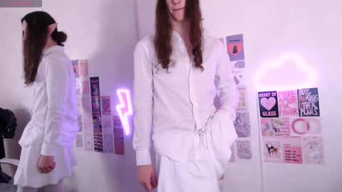 Snapshot of silvermuse chatting on 02/13/26, 10:17 silvermuse online show from 02/13/26, 10:17
