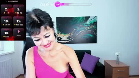 Silvia Wallec online show from 09/19/25, 05:42