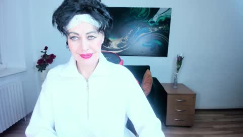 Silvia Wallec online show from 03/09/26, 06:45