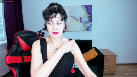 Snapshot of silvia_wallec chatting on 05/06/26, 05:57 Silvia Wallec online show from 05/06/26, 05:57