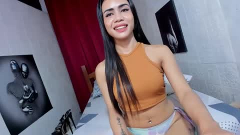 Snapshot of silviahotline911 chatting on 01/08/25, 08:07 Path online show from 01/08/25, 08:07