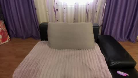 Silvya online show from 04/21/26, 07:03