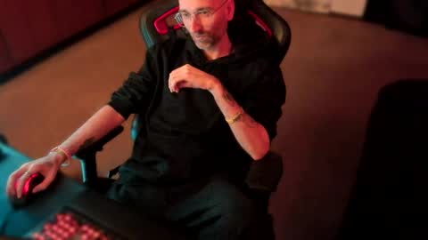 Snapshot of simbell chatting on 03/22/26, 01:31 simbell online show from 03/22/26, 01:31