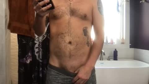 Snapshot of simi136 chatting on 12/17/25, 08:04 simi136 online show from 12/17/25, 08:04