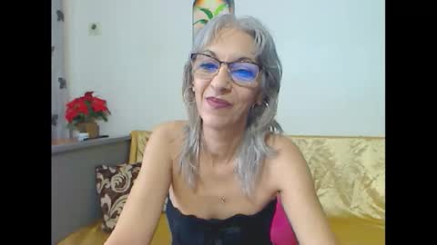 Snapshot of siminafoxx4u chatting on 03/17/26, 07:23 siminafoxx4u online show from 03/17/26, 07:23