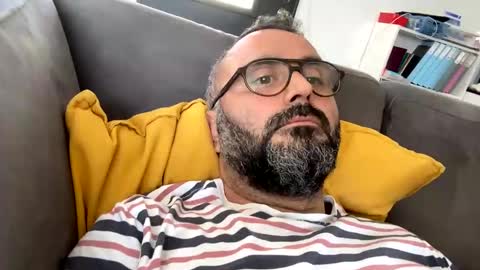 Snapshot of simon_bb chatting on 09/12/25, 07:30 Si online show from 09/12/25, 07:30