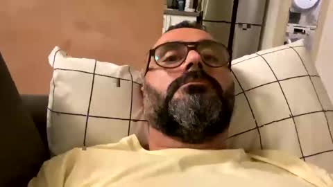 Snapshot of simon_bb chatting on 11/06/25, 10:10 Si online show from 11/06/25, 10:10