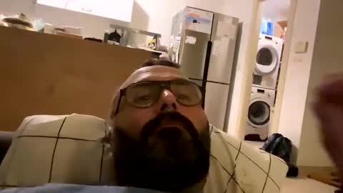 Snapshot of simon_bb chatting on 11/12/25, 10:20 Si online show from 11/12/25, 10:20