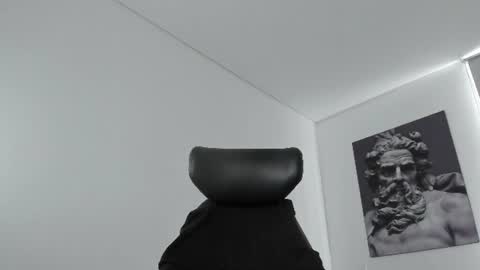 simon_leon01 online show from 07/12/26, 03:14
