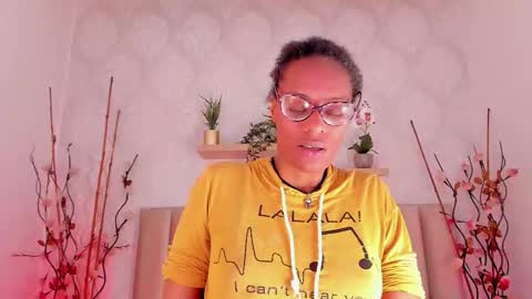 Snapshot of simona_brooke chatting on 09/15/25, 08:31 simona_brooke online show from 09/15/25, 08:31