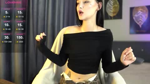 Snapshot of simona_doll chatting on 09/25/25, 02:10 Simona online show from 09/25/25, 02:10