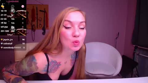 Snapshot of simona_moonshine chatting on 10/03/25, 08:17 simona_moonshine online show from 10/03/25, 08:17