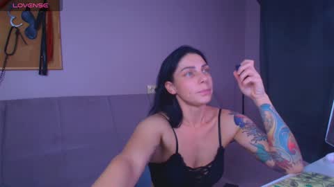 Snapshot of simona_moonshine chatting on 12/02/25, 05:52 simona_moonshine online show from 12/02/25, 05:52