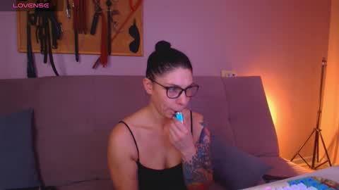 simona_moonshine online show from 01/17/26, 04:22
