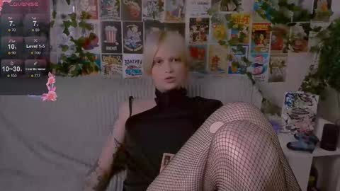 Snapshot of simona_rain chatting on 09/30/25, 10:37 Simona online show from 09/30/25, 10:37